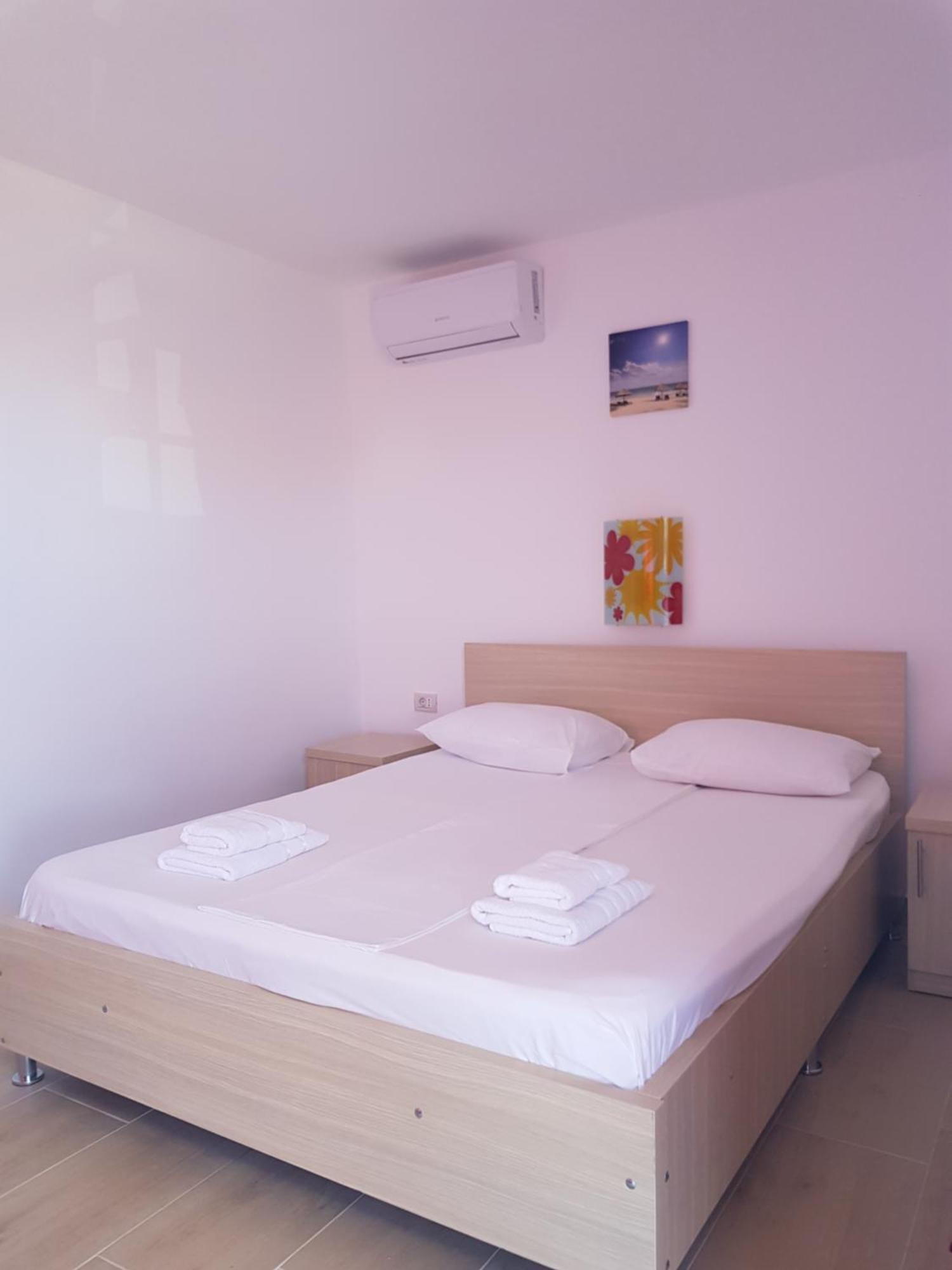 Evana House Costinesti Extérieur photo
